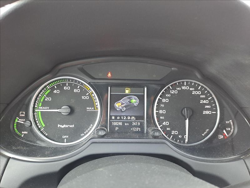 Audi Q5 2,0 TFSI HYBRID QUATTRO - fotka 12 z 16