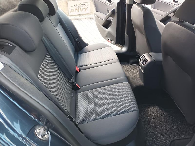 Volkswagen Golf 1,4 16V,59KW,TREND,KLIMA,VÝHŘE - fotka 26 z 50