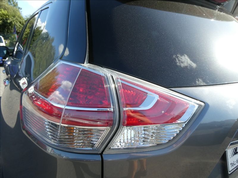 Nissan X-Trail 1,6 dCi 96kW 4x4 serviska - fotka 11 z 44