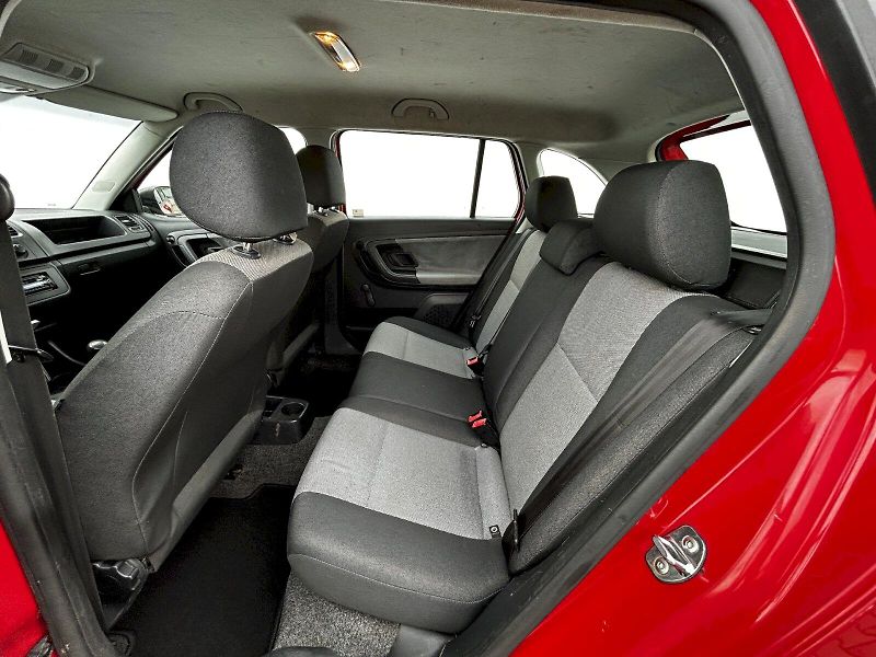 Škoda Fabia (2009) Combi 1.2 HTP 51kW MP5 Classic - fotka 20 z 27