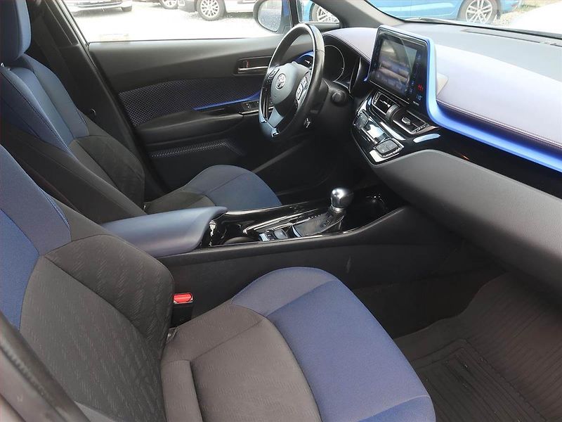 Toyota C-HR (2017) 1.8 Hybrid, Automat - fotka 9 z 18