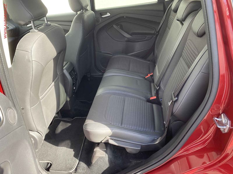 Ford Kuga (2018) 2.0 TDCi 4x4, Titanium, navi - fotka 9 z 18