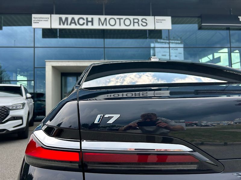 BMW Ostatní i7 xDrive 60 TV TOP 2025 - fotka 14 z 44