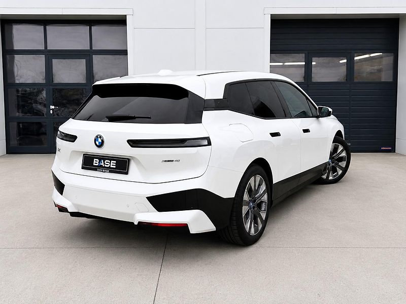 BMW iX xDrive40 Sport Paket - fotka 5 z 33