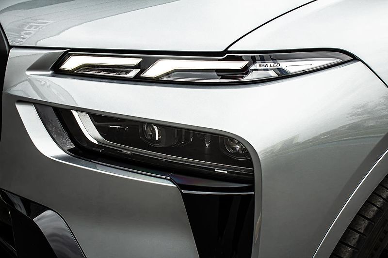 BMW X7 3,0   xDrive40d ČR MpaketHarma - fotka 4 z 32