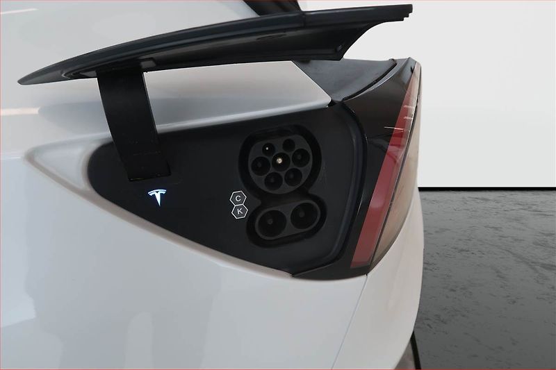 Tesla Model 3 (2021) Performance 78kWh, SoH 85% - fotka 26 z 27
