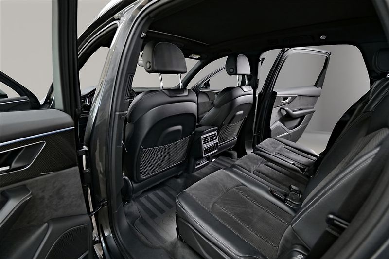 Audi SQ7 4x4 / MATRIX / PANO/VZDUCH - fotka 21 z 25