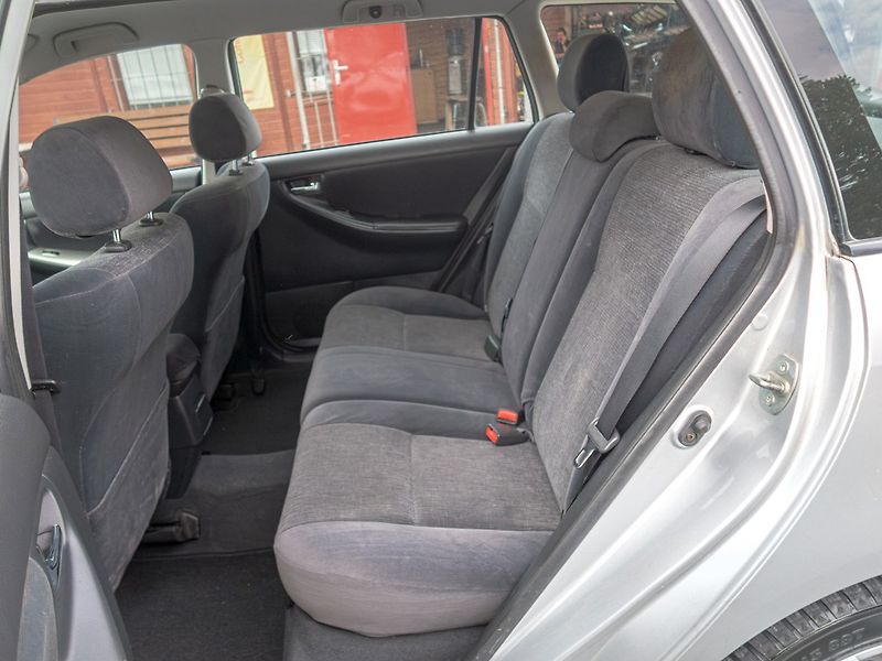 Toyota Corolla (2003) ČR 1.6i 16V 81KW – 2x PNEU - fotka 28 z 36