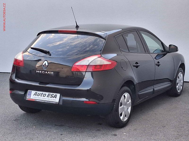 Renault Mégane (2009) 1.6i 16V, 1.maj,ČR, AC - fotka 4 z 15