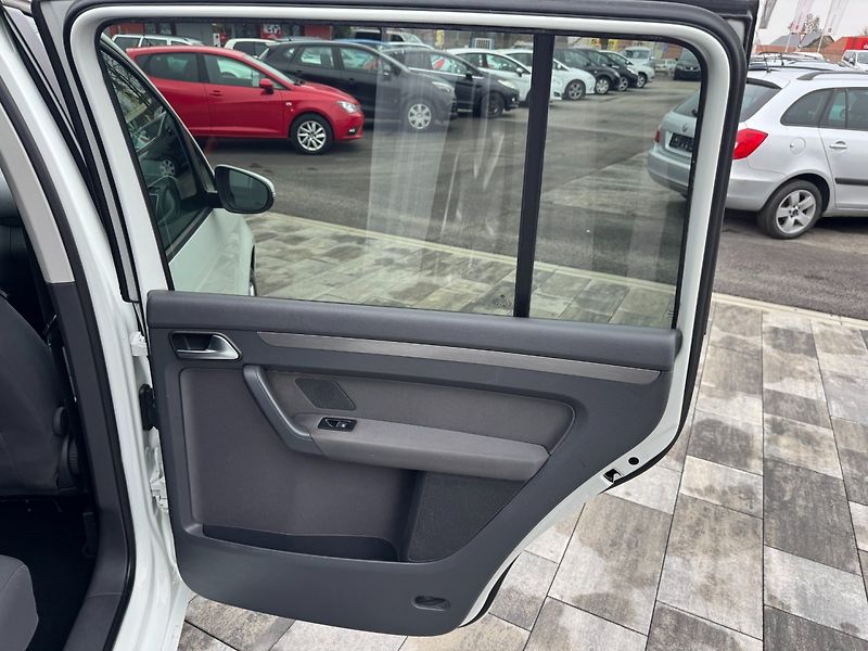 Volkswagen Touran (2014) Comfortline 1.6 TDI 77kW - fotka 21 z 29
