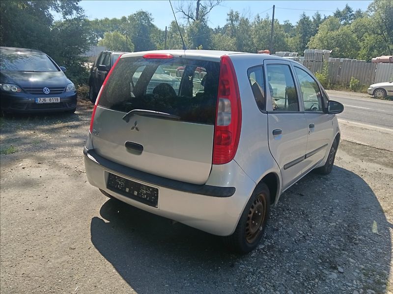 Mitsubishi Colt 1,1 MPi - fotka 11 z 19