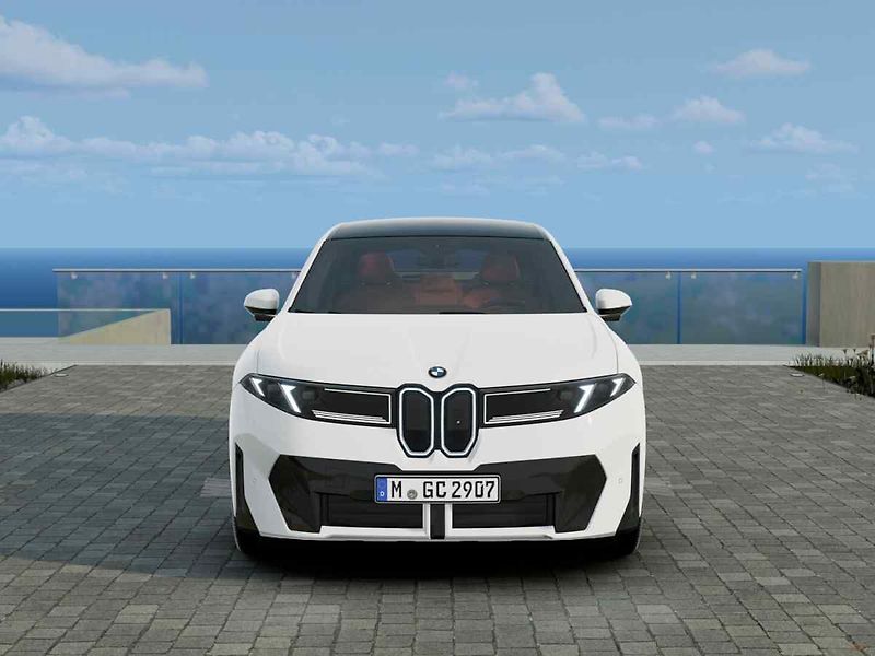 BMW iX3 - fotka 2 z 10