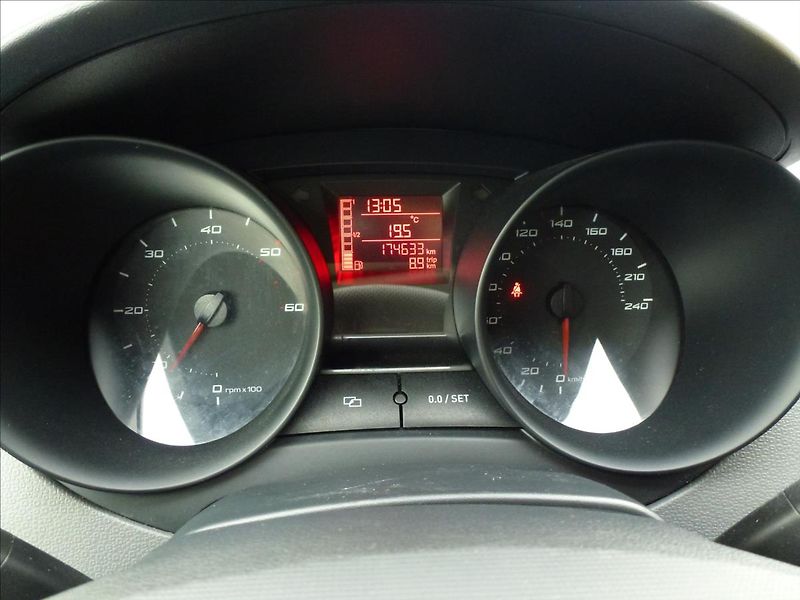 Seat Ibiza 1,2 TDI 3,4-3,9 l/100km  EcoMo - fotka 29 z 48