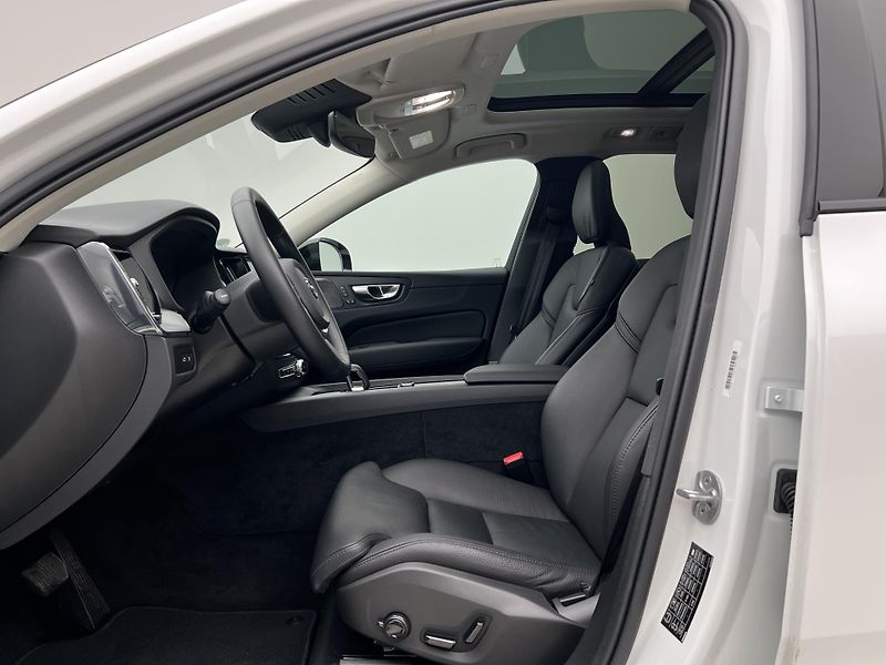 Volvo XC60 T6 AWD RECHARGE PLUS REZERVACE - fotka 3 z 46
