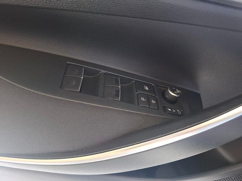Toyota Corolla 1.6 VVT-i 97KW 2020 - fotka 9 z 12