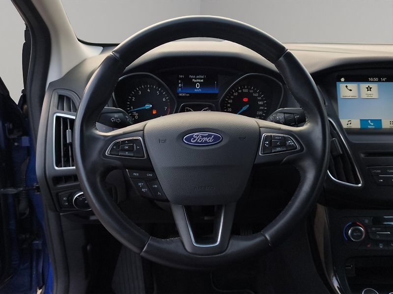 Ford Focus (2018) 1.0 EcoBoost 92kW, Serv. kniha - fotka 10 z 23