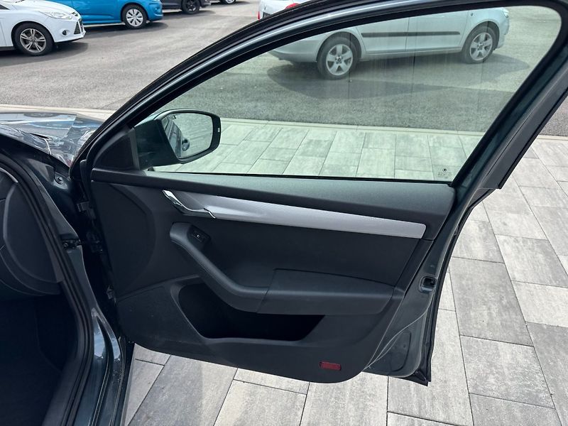 Škoda Octavia (2015) Ambition 1.6 TDI - fotka 23 z 30