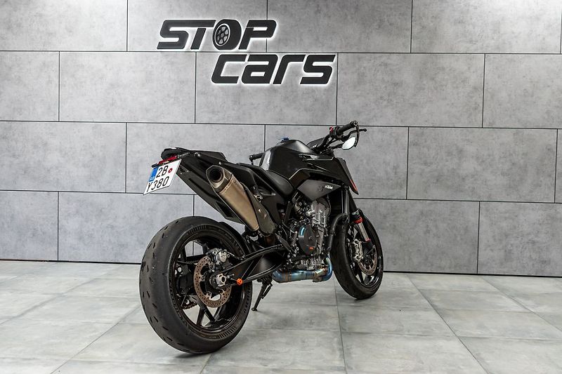 KTM 890 Duke L *AKRAPOVIC* - fotka 4 z 20