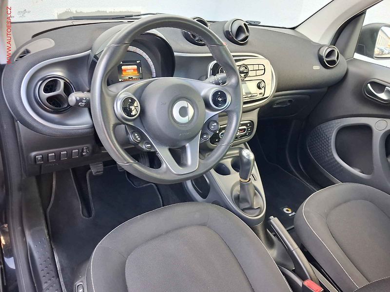 Smart Fortwo (2017) 1.0i, Passion, AC - fotka 8 z 16