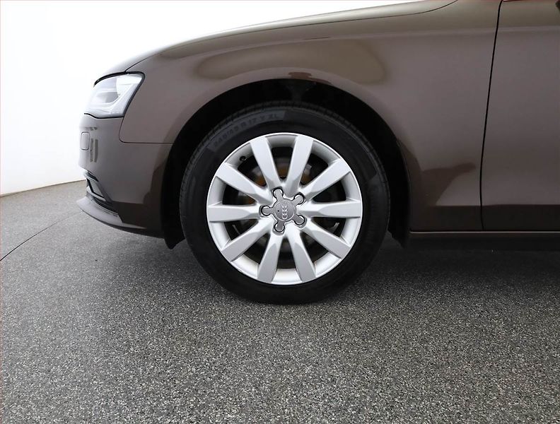 Audi A4 (2013) 2.0 TDI, 4X4, Automat, Navi - fotka 16 z 16