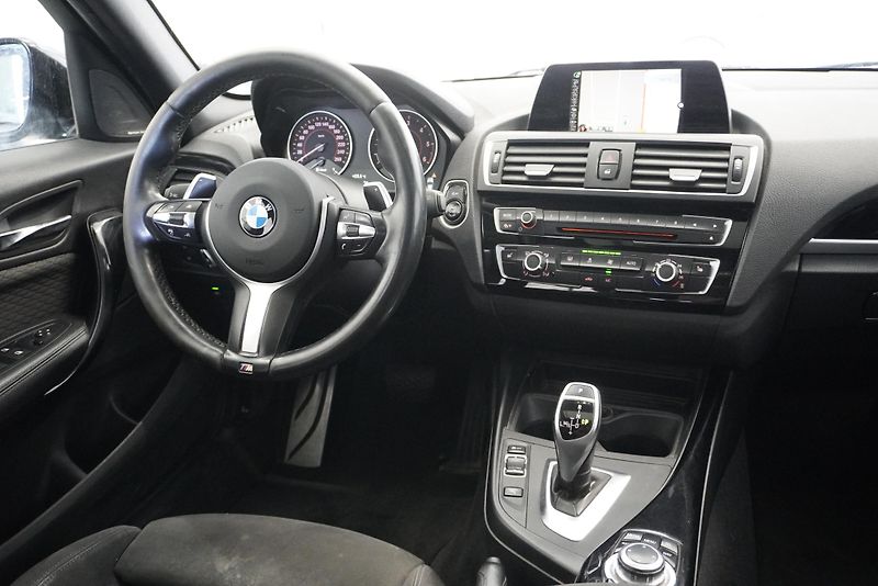 BMW Řada 1 2,0 M-SPORT XDRIVE AUT. - fotka 15 z 28