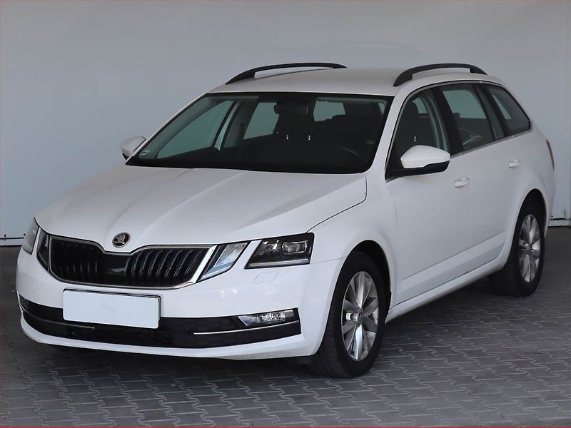 Škoda Octavia (2017) 1.6 TDI, Xenony, Tempomat - fotka 2 z 20