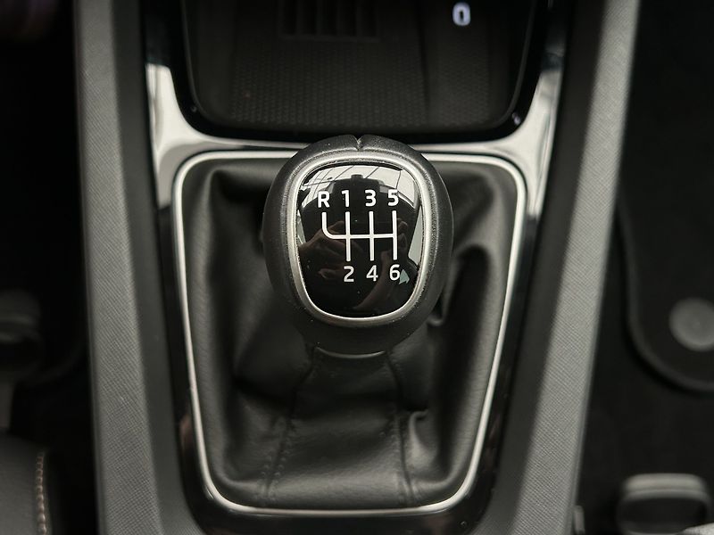 Škoda Octavia 1.5 TSI Top selection - fotka 22 z 32