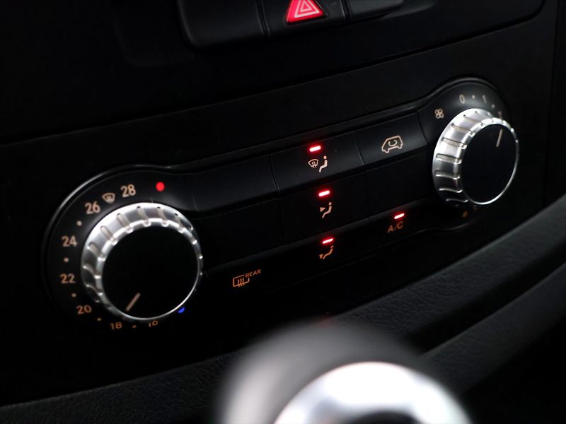 Mercedes-Benz Vito 1,6 CDI 84KW 8-Míst CZ - fotka 26 z 36