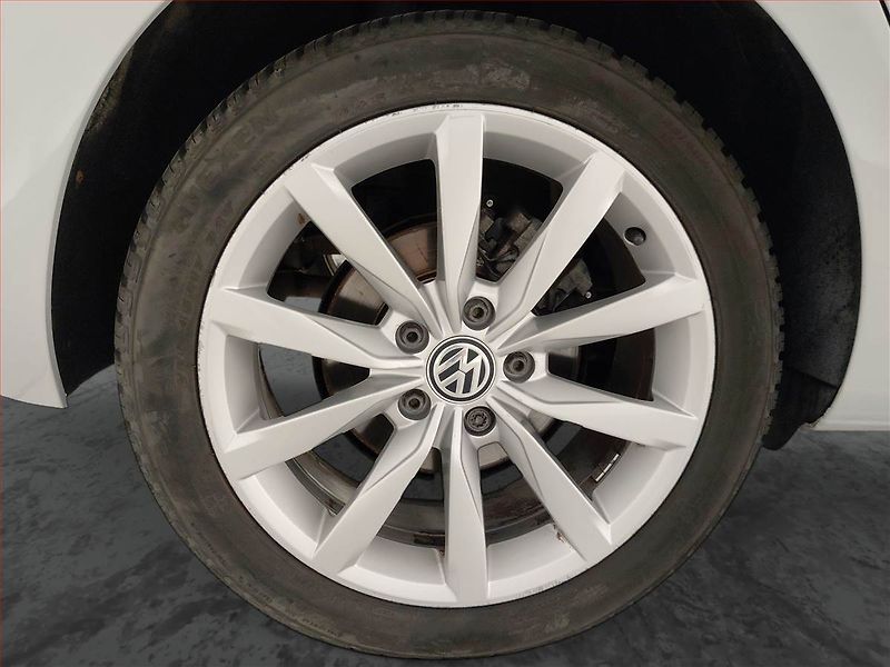 Volkswagen Golf (2018) Marathon Edition 1.0 TSI - fotka 15 z 20