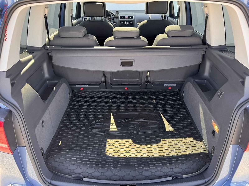 Volkswagen Touran (2012) 1.6TDi, DSG, parnor, navi - fotka 7 z 17