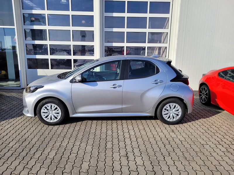 Toyota Yaris (2025) 1.5L HEV  Limited Edition - fotka 3 z 11