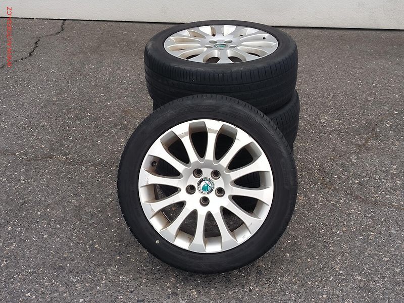 Škoda Rapid (2017) 1.0 TSI, ČR, AC, výhřev sed. - fotka 16 z 18