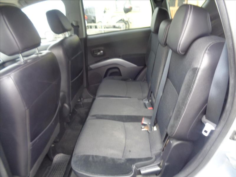 Mitsubishi Outlander 2,2 - fotka 13 z 14