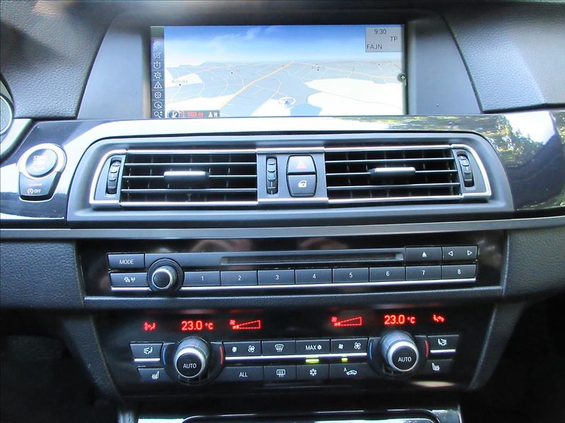 BMW Řada 5 535d xDrive, Panorama, Navi, K - fotka 19 z 34