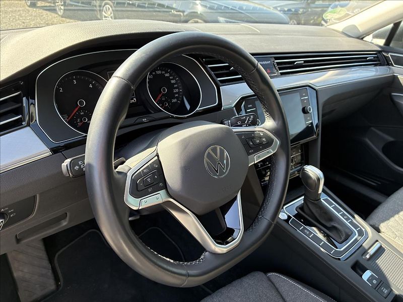 Volkswagen Passat 2,0 TDI TAŽNÉ KAMERA EL.KUFR - fotka 9 z 29