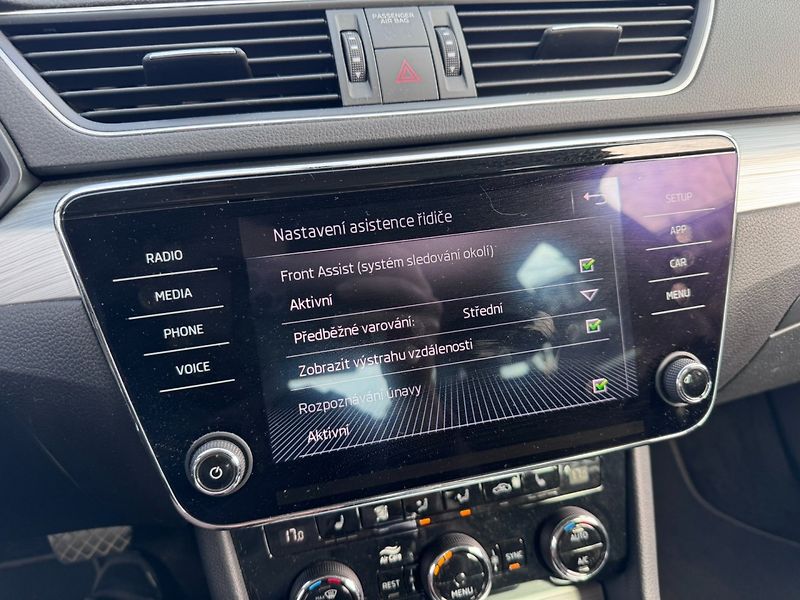 Škoda Superb (2019) 1,5 TSI 110 KW 2. MAJ KM - fotka 31 z 44