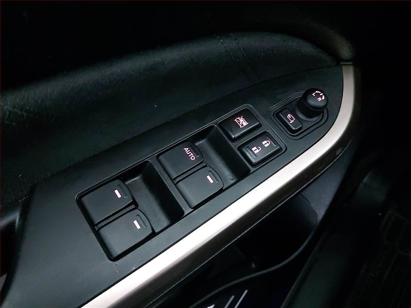 Suzuki Vitara (2018) 1.6 VVT, Kůže, Navi, Tempomat - fotka 17 z 20