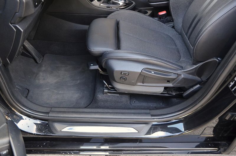 BMW Řada 2 (2019) 218i GT 99tkm ČR 7míst ZÁRUKA - fotka 22 z 43
