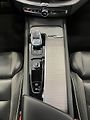 Volvo XC60 B4 FWD Ultimate Dark AT8 - náhled 18