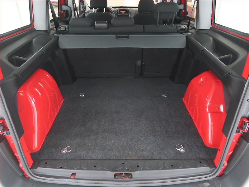 Opel Combo (2018) Maxi 1.4 Turbo, 5Míst, ČR - fotka 12 z 12