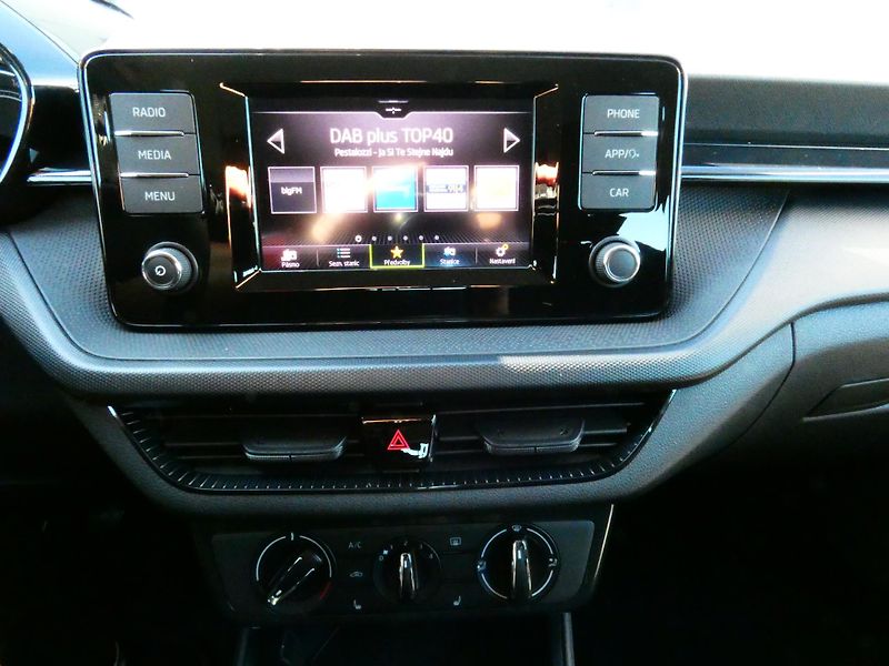 Škoda Fabia IV Active 1.0 MPI /59kW - fotka 25 z 30