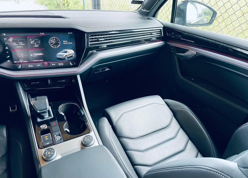 Volkswagen Touareg (2024) R eHybrid 3.0 V6 TSi, 340kW - fotka 8 z 23