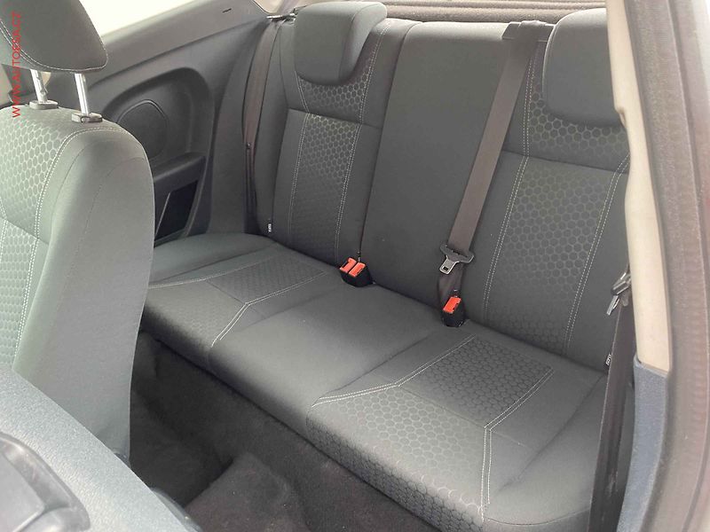 Ford Fiesta (2011) 1.4i, Titanium, park. čidla - fotka 10 z 15