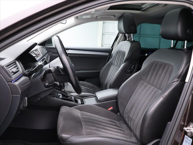 Škoda Superb 2.0 TDI 140kW 4x4 Style CZ - fotka 11 z 40