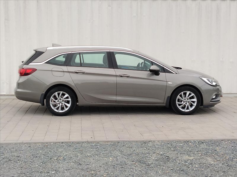 Opel Astra 1,4   SPORTS TOURER+ - fotka 24 z 30
