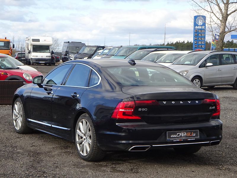 Volvo S90 D4 140kW Inscription ČR - fotka 25 z 25