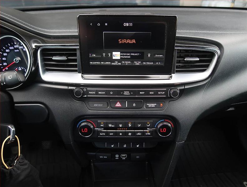 Kia Ceed (2019) 1.6 CRDi, Navi, Tempomat - fotka 12 z 18
