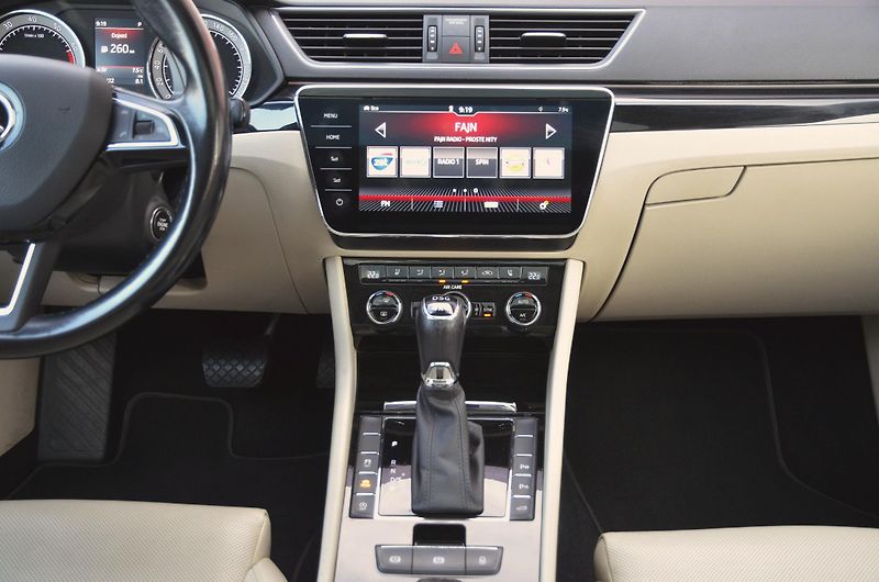 Škoda Superb (2017) 2.0 TSi 206kW DSG 4x4 L&K / ČR - fotka 24 z 50