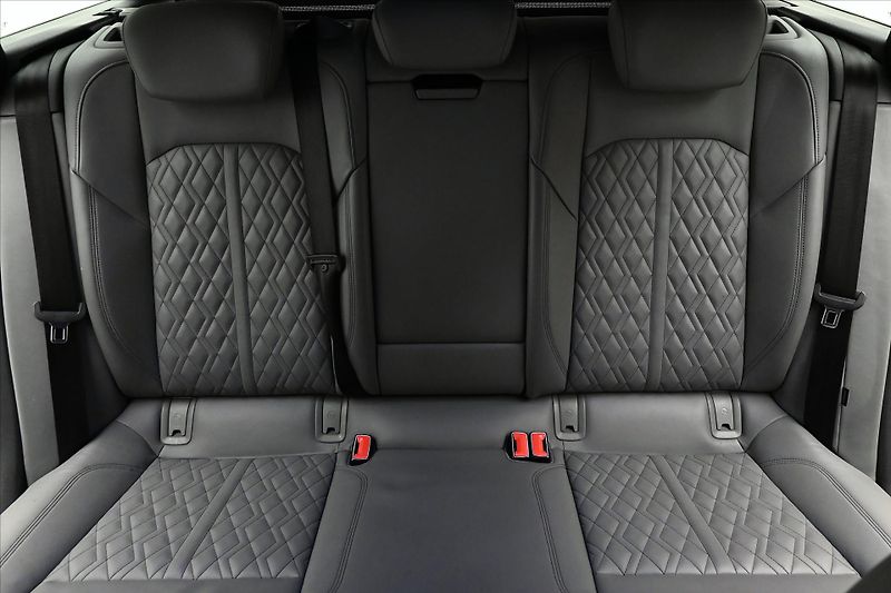 Audi A6 3,0 TDI 210 kW QUATTRO S-LINE - fotka 28 z 32