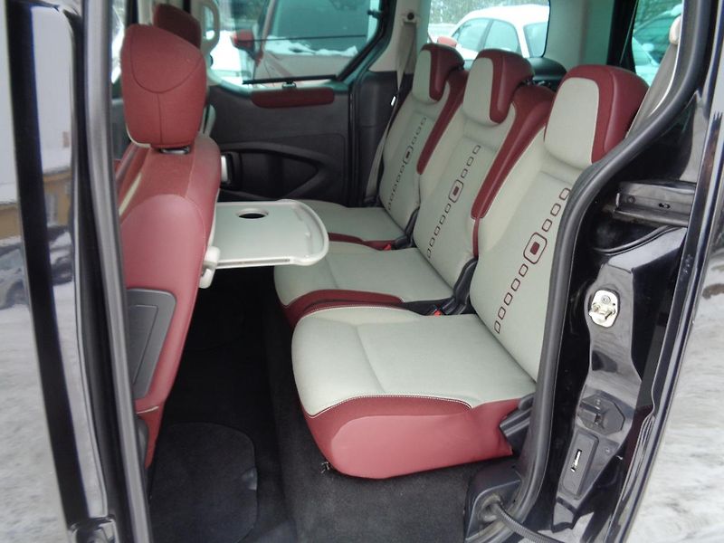 Citroën Berlingo 1,6 HDI  Multispace - fotka 16 z 17